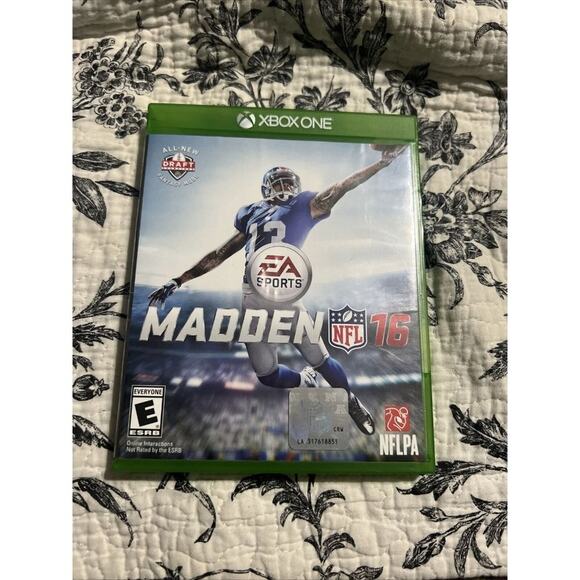 Madden NFL 16 (Microsoft‎ Xbox One, 2015) - Picture 1 of 4
